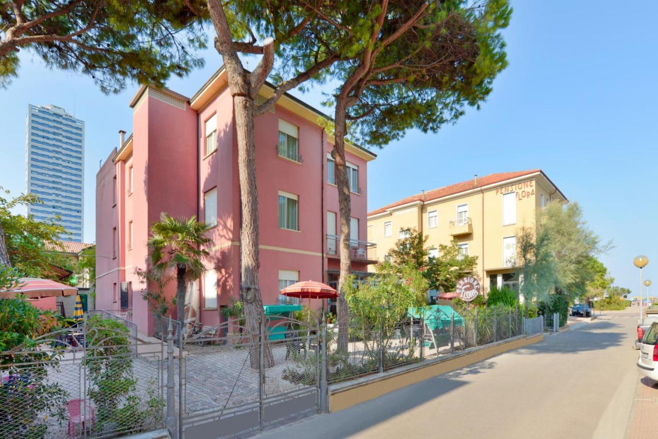 Hotel Flora Capri Cesenatico Exterior foto